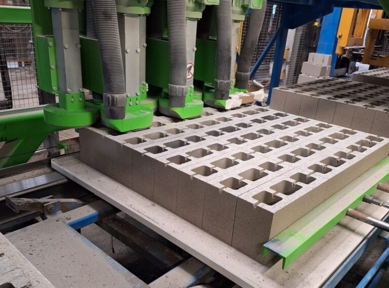 5526ea1d-71f5-4fa3-9b1f-c0d7dcc1514b